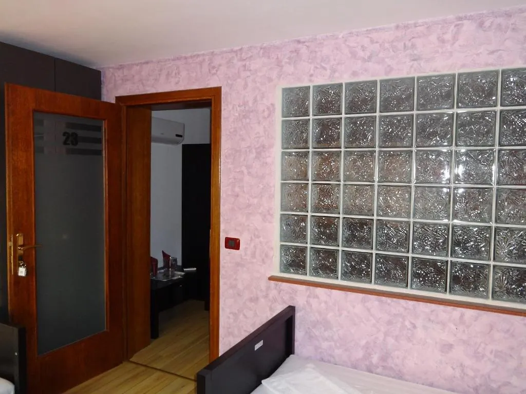 Villa Zorba Bukarest Pensionat